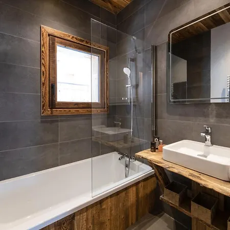 Hotel Chalet Saint Maurice - Piscine Privee & Jacuzzi La Plagne